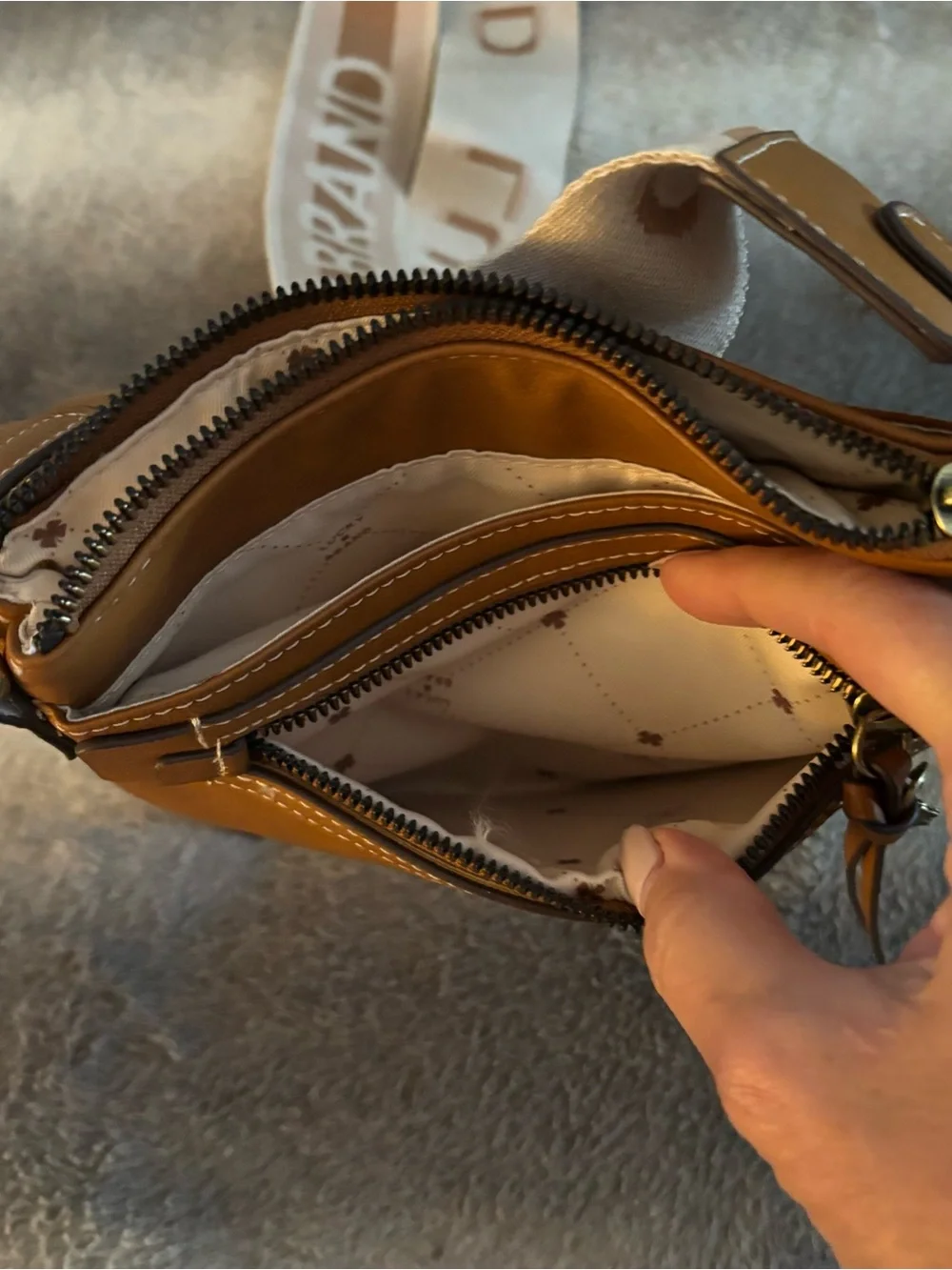 Lucky Brand Lani Vegan Leather Crossbody Bag Dachshund Logo Strap